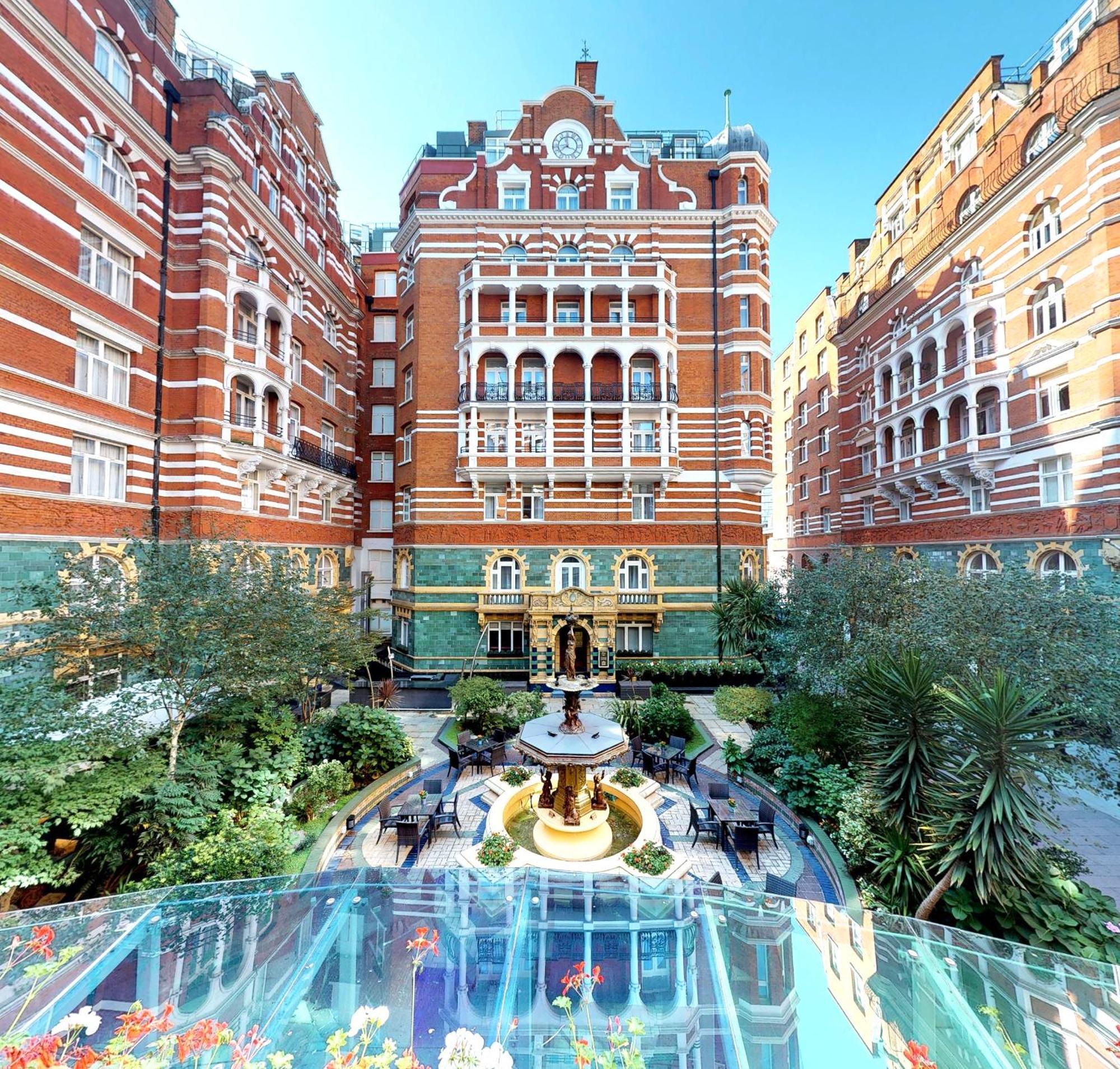 St. James' Court, A Taj Hotel, Лондон Екстер'єр фото